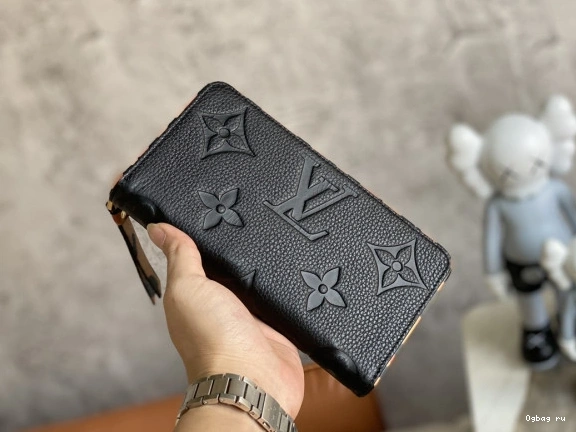 ZIPPY LOUIS VUITTON WALLET 0824